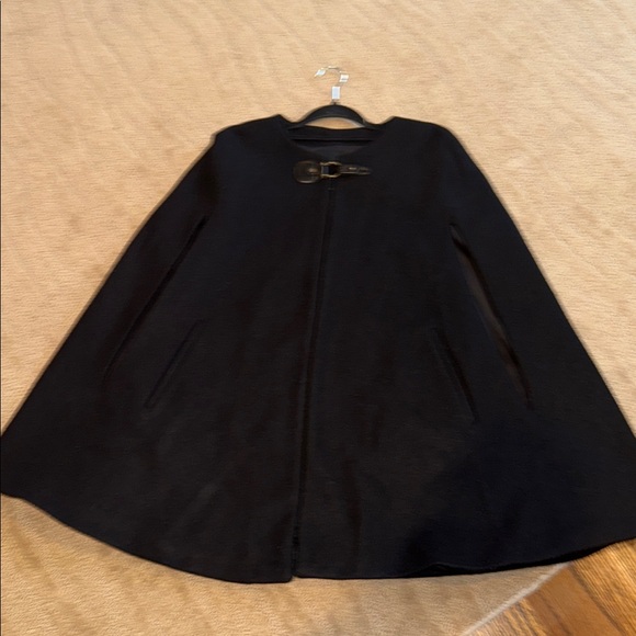 Forever 21 Black Cape Coat - Picture 4 of 14